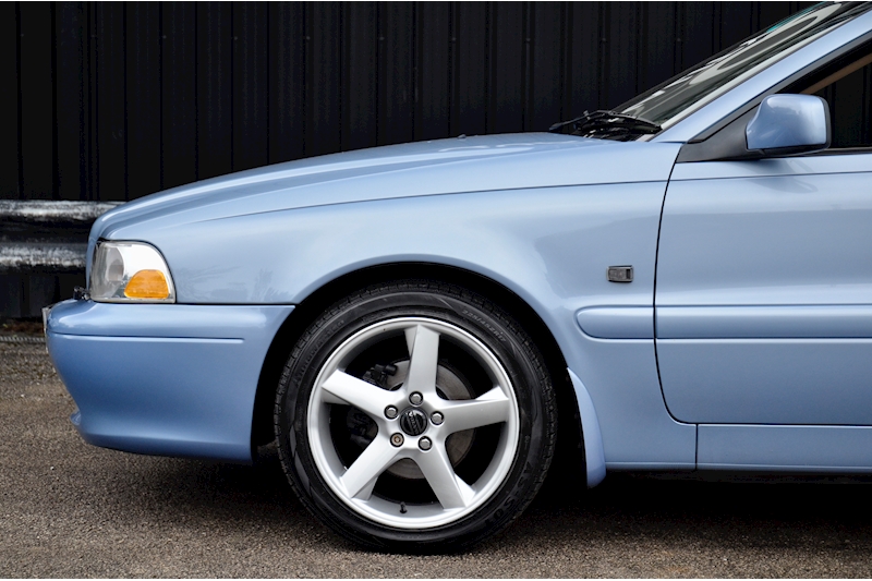 Volvo C70 GT Convertible C70 GT Convertible 2.4 2dr Convertible Automatic Petrol Image 33