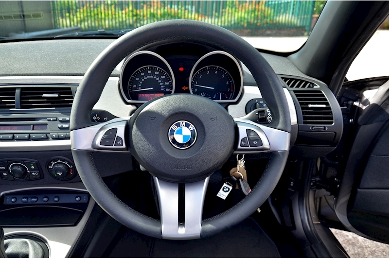 BMW Z4 2.2 SE Manual 1 Owner + Just 14k Miles + Outstanding Image 17