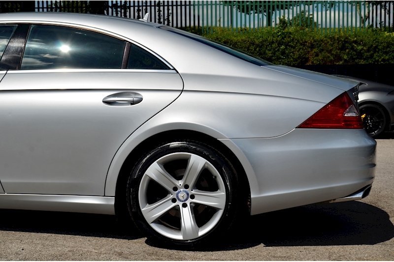 Mercedes-Benz CLS 320 CDI 1 Owner + 12 Mercedes Main Dealer Services Image 11