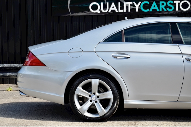 Mercedes-Benz CLS 320 CDI 1 Owner + 12 Mercedes Main Dealer Services Image 21