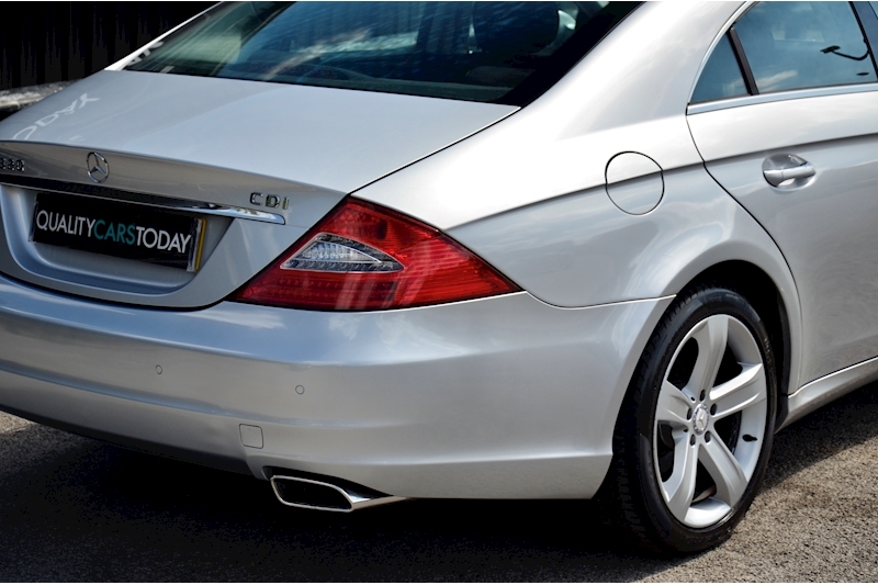 Mercedes-Benz CLS 320 CDI 1 Owner + 12 Mercedes Main Dealer Services Image 20