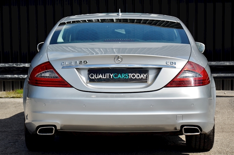 Mercedes-Benz CLS 320 CDI 1 Owner + 12 Mercedes Main Dealer Services Image 4