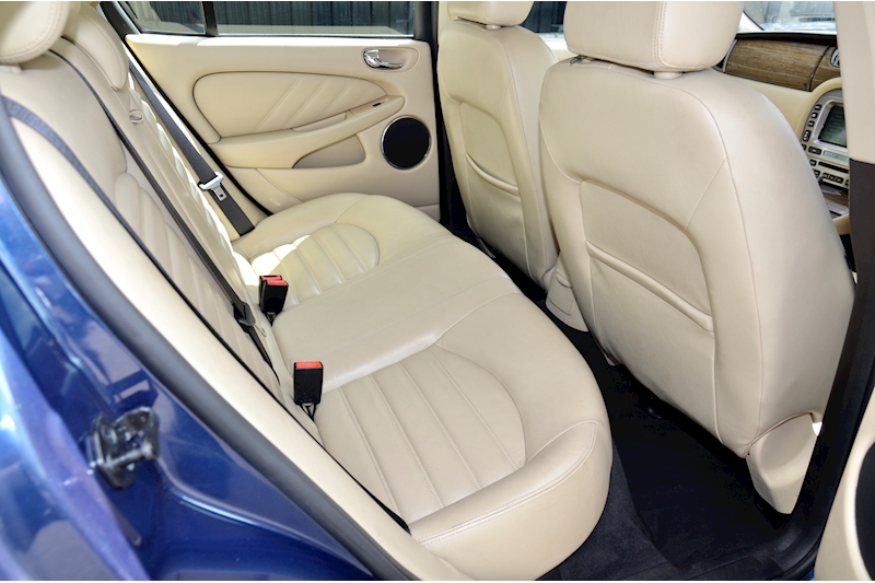 Jaguar X-Type 2.2D SE Automatic + 13 services + Desirable Specification Image 12
