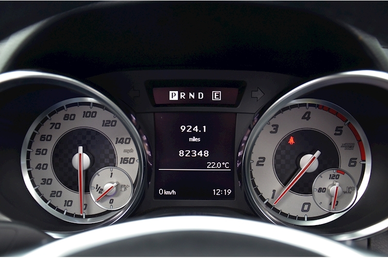 Mercedes-Benz SLK 250 CDI AMG Sport Pano Roof + AirScarf + Heated Seats + DAB + Reverse Camera Image 24