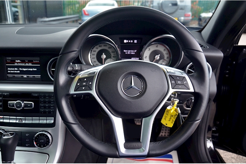 Mercedes-Benz SLK 250 CDI AMG Sport Pano Roof + AirScarf + Heated Seats + DAB + Reverse Camera Image 20