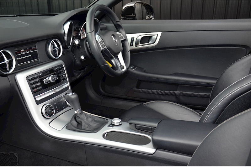 Mercedes-Benz SLK 250 CDI AMG Sport Pano Roof + AirScarf + Heated Seats + DAB + Reverse Camera Image 7