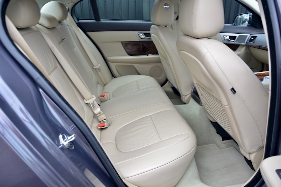 Jaguar Xf 3.0 V6 S Premium Luxury Xf 3.0 V6 S Premium Luxury V6 S Premium Luxury 3.0 4dr Saloon Automatic Diesel Image 6
