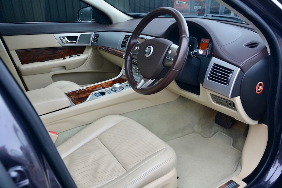 Jaguar Xf 3.0 V6 S Premium Luxury Xf 3.0 V6 S Premium Luxury V6 S Premium Luxury 3.0 4dr Saloon Automatic Diesel Image 5