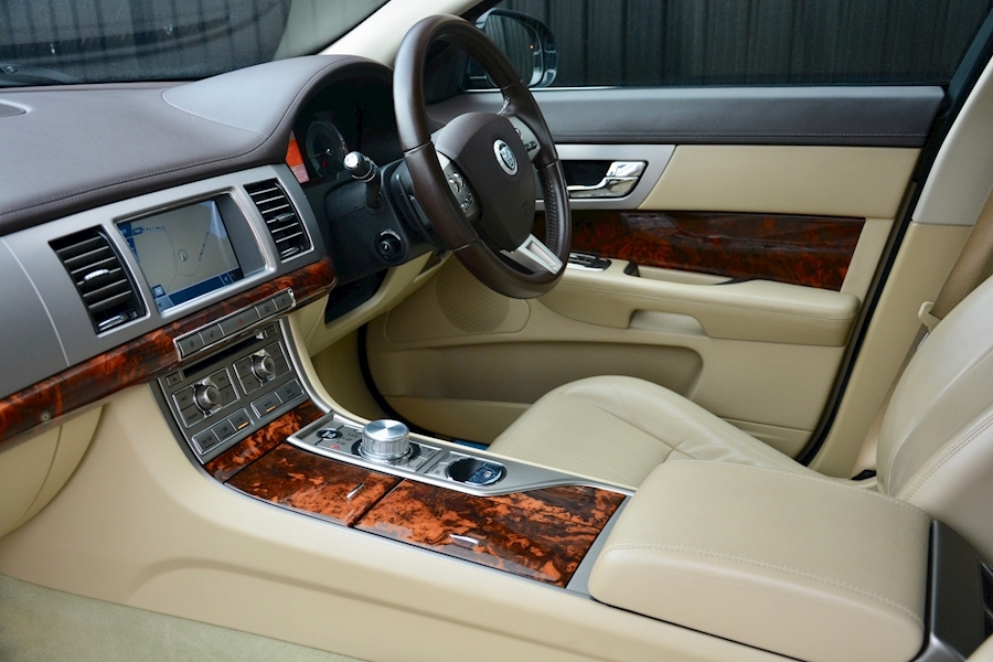 Jaguar Xf 3.0 V6 S Premium Luxury Xf 3.0 V6 S Premium Luxury V6 S Premium Luxury 3.0 4dr Saloon Automatic Diesel Image 21