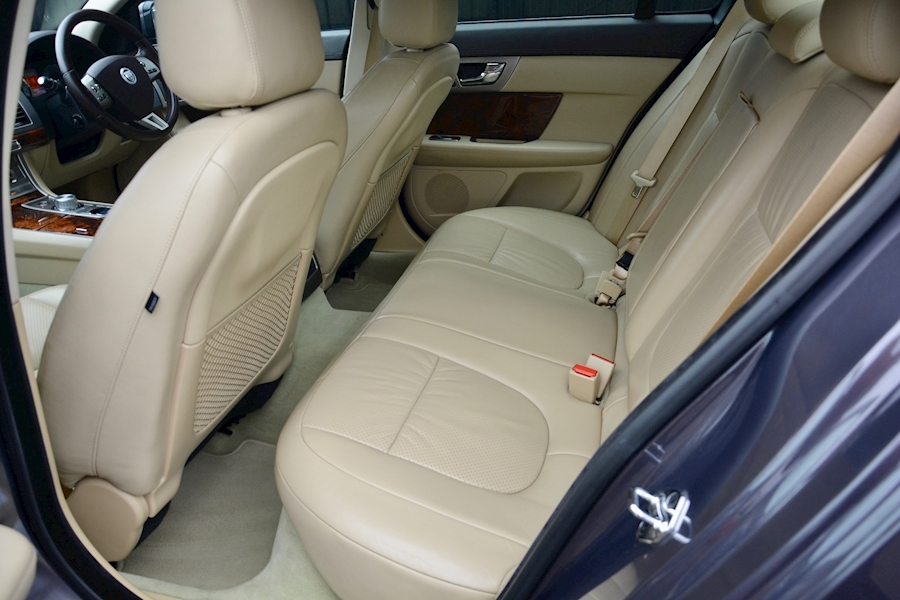 Jaguar Xf 3.0 V6 S Premium Luxury Xf 3.0 V6 S Premium Luxury V6 S Premium Luxury 3.0 4dr Saloon Automatic Diesel Image 34