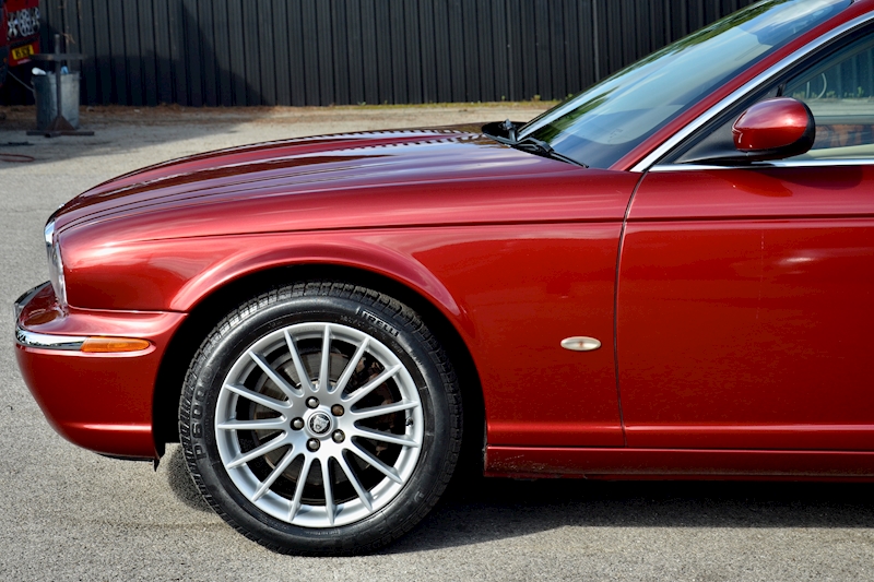 Jaguar XJ6 Executive 3.0 V6 + Radiance Red + Outstanding Condition Image 12