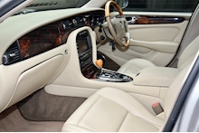 Jaguar xj8 xj8 4.2 4dr Saloon Automatic petrol - Thumb 2