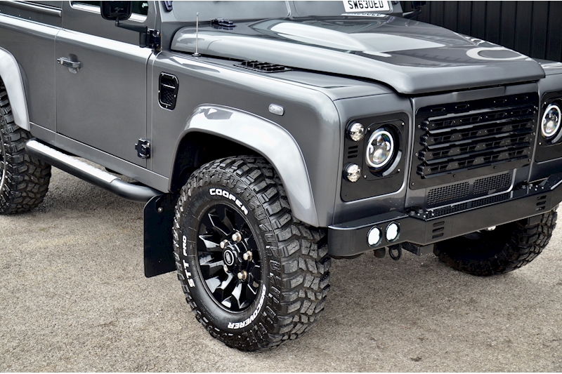 Land Rover Defender 90 2.2 TD + Just 17k Miles + Exceptional Condition Image 17