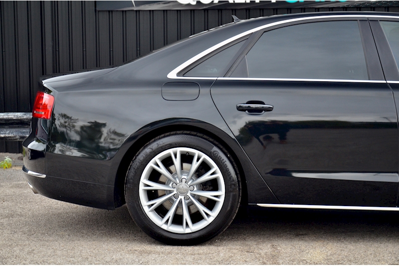 Audi A8 3.0 TDI Quattro Fully Documented History + Beautiful / Genuine Condition Image 11