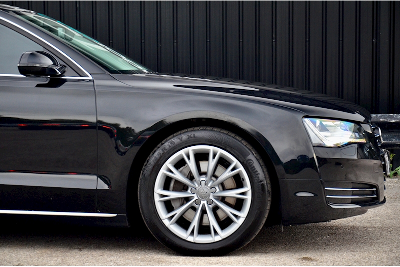 Audi A8 3.0 TDI Quattro Fully Documented History + Beautiful / Genuine Condition Image 12