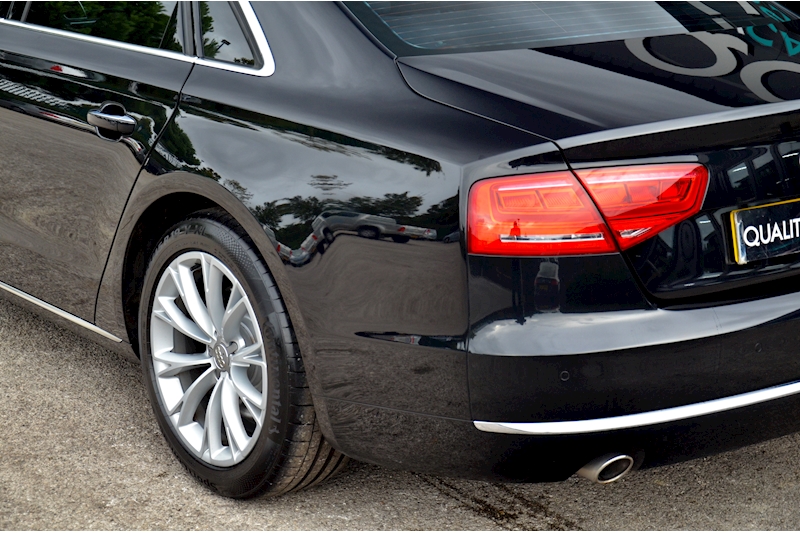 Audi A8 3.0 TDI Quattro Fully Documented History + Beautiful / Genuine Condition Image 31