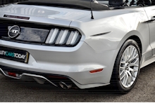 Ford Mustang GT Convertible 5.0 V8 Automatic + Custom Pack + Roush Exhaust + Exceptional - Thumb 16