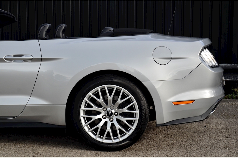 Ford Mustang GT Convertible 5.0 V8 Automatic + Custom Pack + Roush Exhaust + Exceptional Image 35