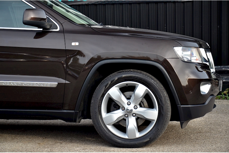 Jeep Grand Cherokee Overland Summit Huge Rare Spec + Nappa + Panoramic Roof + Adaptive Cruise Image 17