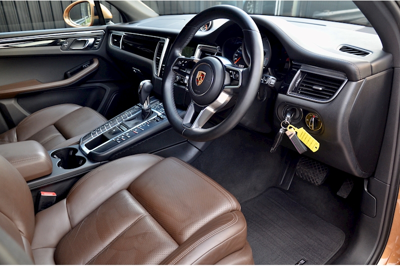 Porsche Macan S Full Porsche Main Dealer History + Over 15k Cost Options Image 6