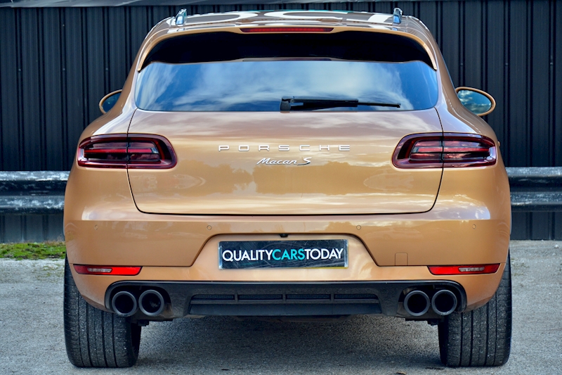 Porsche Macan S Full Porsche Main Dealer History + Over 15k Cost Options Image 4