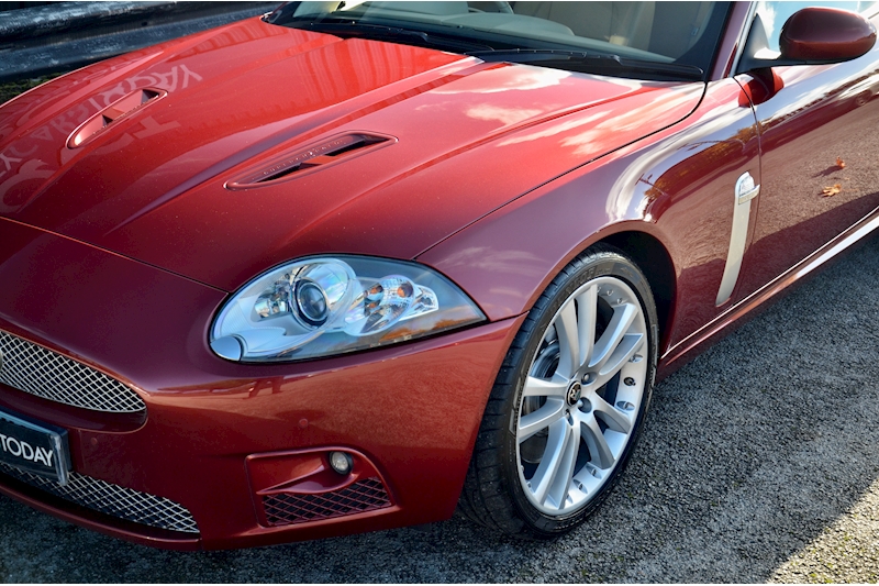 Jaguar XKR 16 Service Stamps + Rare Specification Image 35