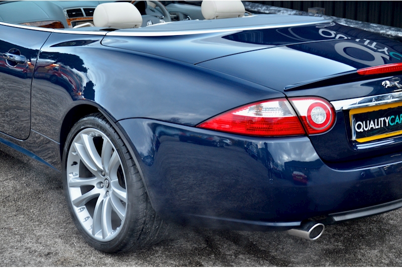 Jaguar XK Convertible Soft Grain Leather Upgrade + Adaptive Cruise + Heated Wheel Image 31