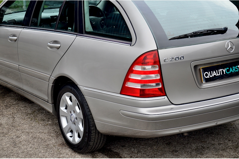 Mercedes-Benz C200 CDI Elegance SE Estate 1 Former Keeper + Leather + COMAND + Just Serviced by MB Image 22