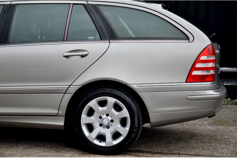 Mercedes-Benz C200 CDI Elegance SE Estate 1 Former Keeper + Leather + COMAND + Just Serviced by MB Image 21