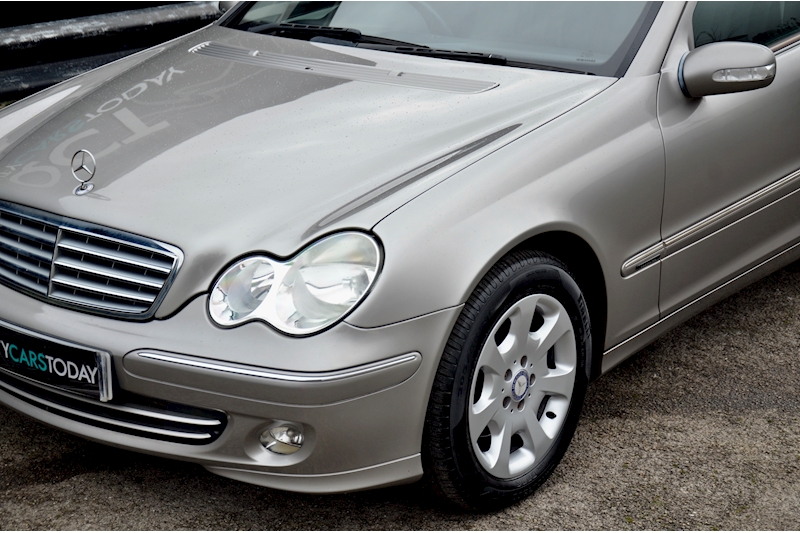 Mercedes-Benz C200 CDI Elegance SE Estate 1 Former Keeper + Leather + COMAND + Just Serviced by MB Image 19