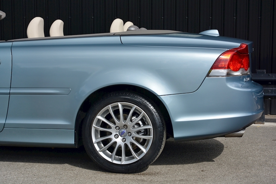 Volvo C70 2.5 T5 SE Automatic Full Service History + Beatiful Condition Image 14