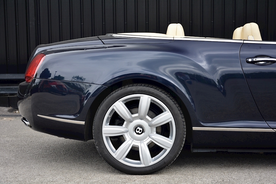 Bentley Continental GTC 6.0 W12 1 Gentleman Owner from New Image 24