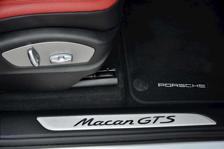 Porsche Macan Macan Gts Pdk 3.0 5dr Estate Semi Auto Petrol Image 29
