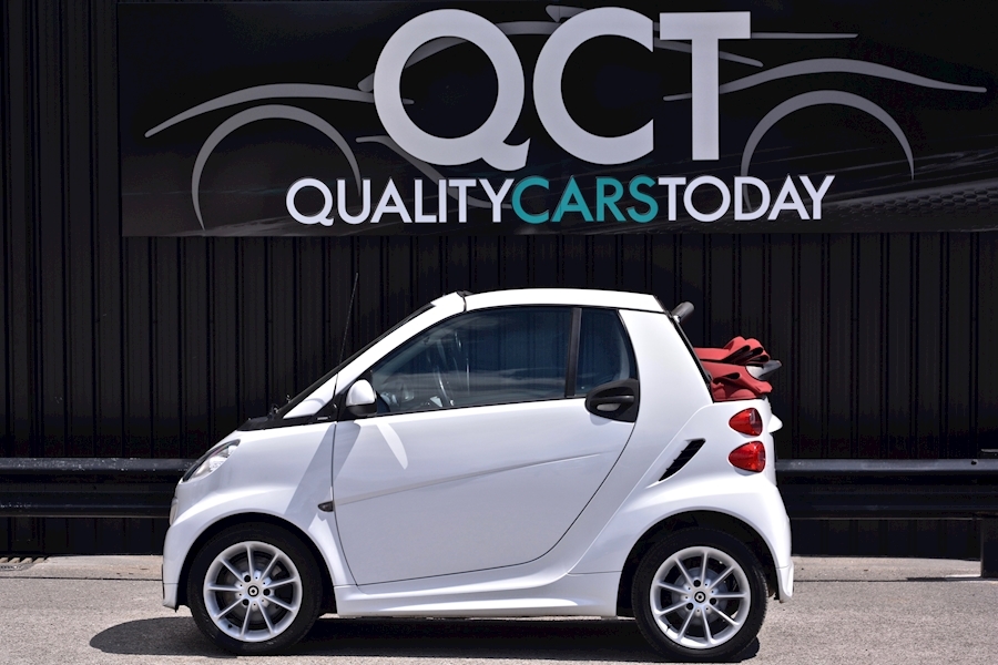 Smart Fortwo Cabrio Passion 1.0 MHD Softtouch Full Service History + Sat Nav + Heated Seats Image 1