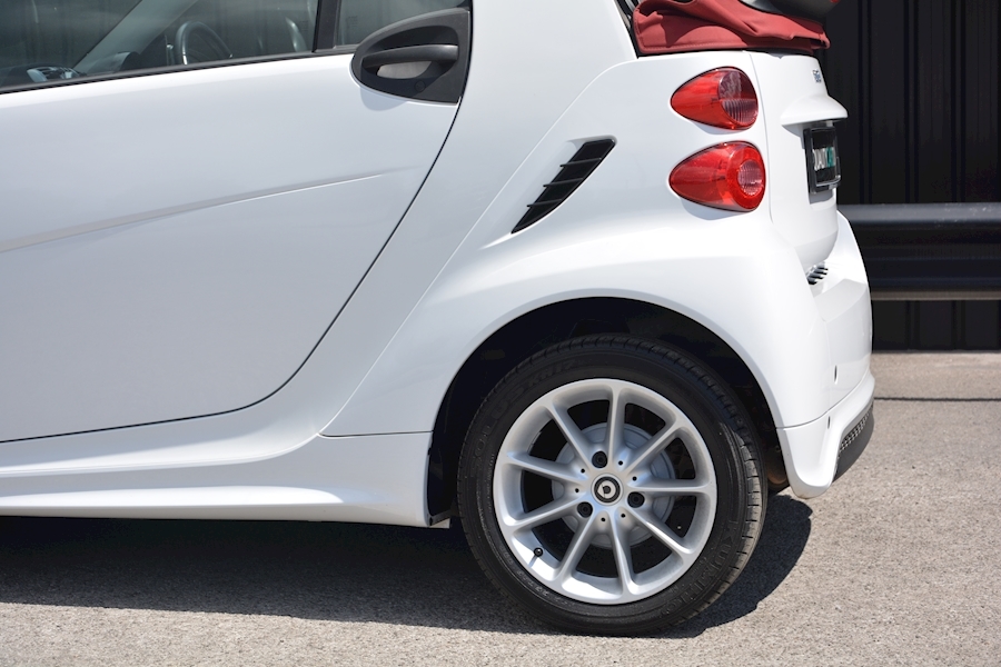 Smart Fortwo Cabrio Passion 1.0 MHD Softtouch Full Service History + Sat Nav + Heated Seats Image 17