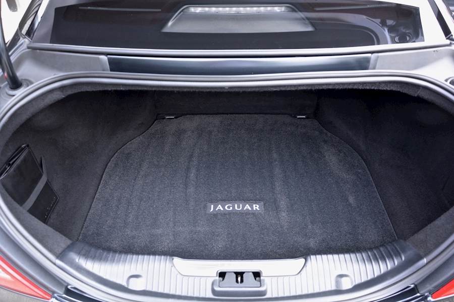 Jaguar XJ 3.0D Portfolio *Massive Specification + Full Jaguar History* Image 20