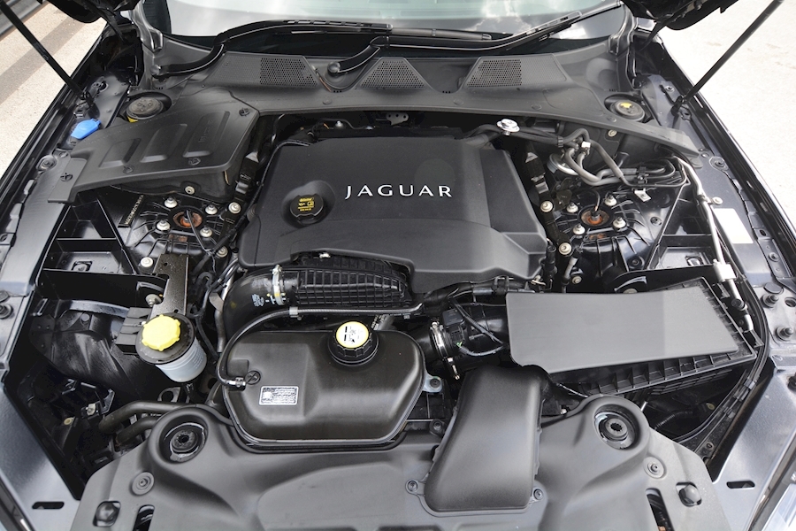 Jaguar XJ 3.0D Portfolio *Massive Specification + Full Jaguar History* Image 44