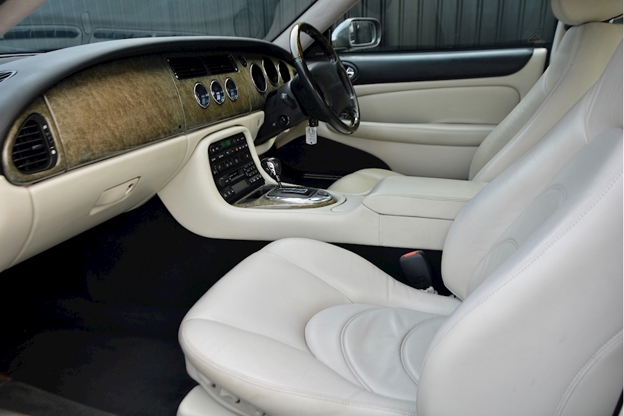 Jaguar/Daimler Xk8 4.2 V8 Coupe Image 2