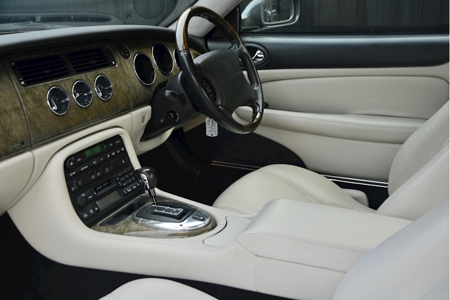 Jaguar/Daimler Xk8 4.2 V8 Coupe Image 39