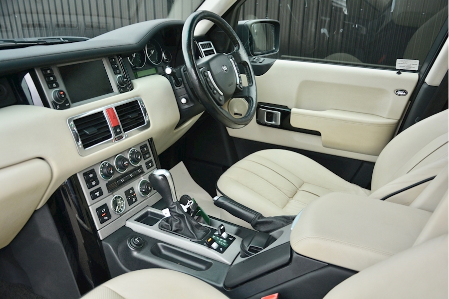 Land Rover Range Rover Range Rover V8 Supercharged 4.2 5dr Estate Automatic Petrol Image 19