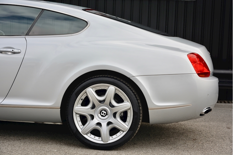 Bentley Continental Continental GT 6.0 W12 Image 20