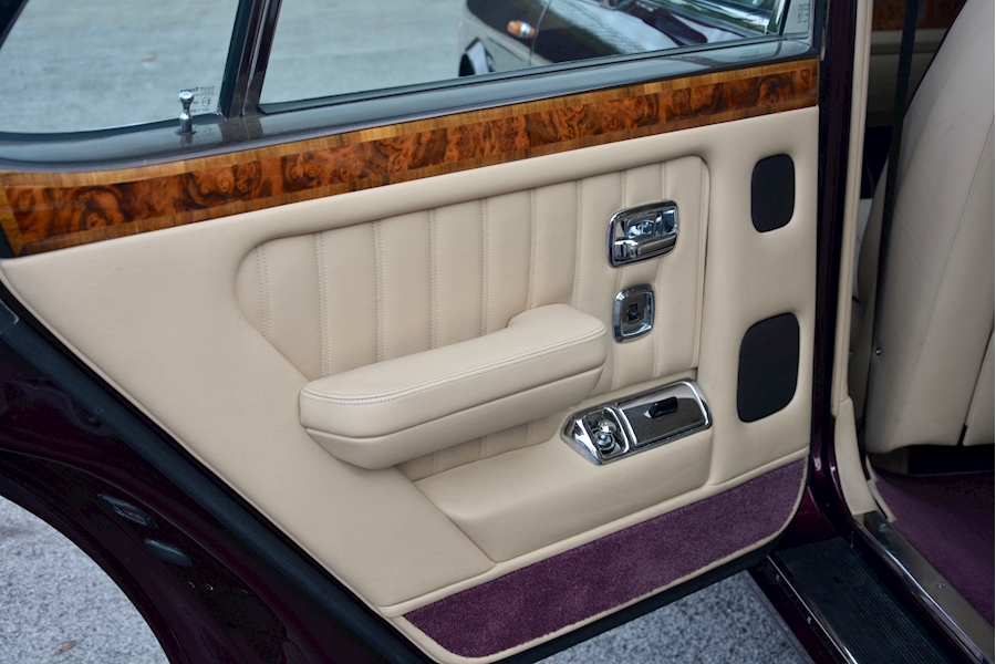 Bentley Turbo R Image 9