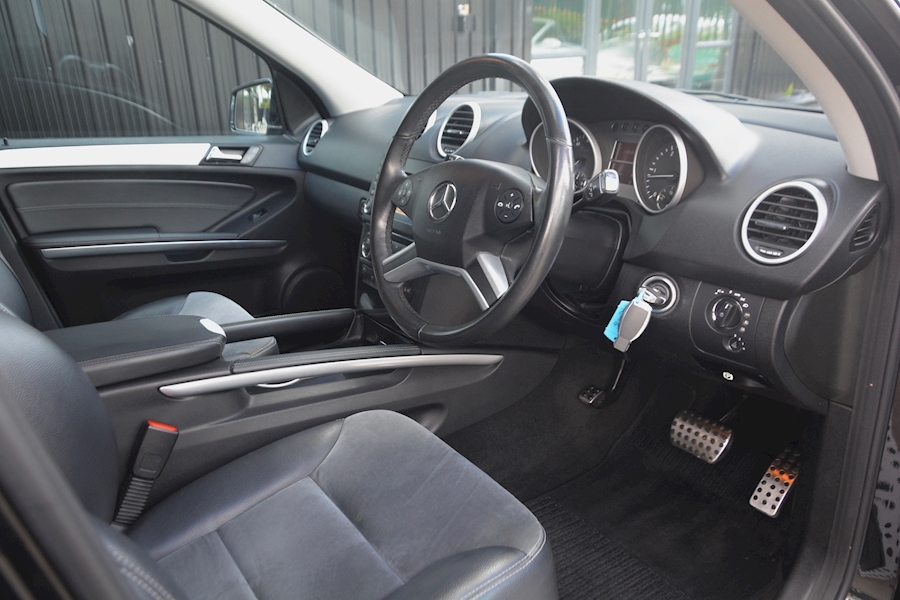 Mercedes ML 350 CDI Sport *21 inch AMG Wheels + Heated Seats* Image 9