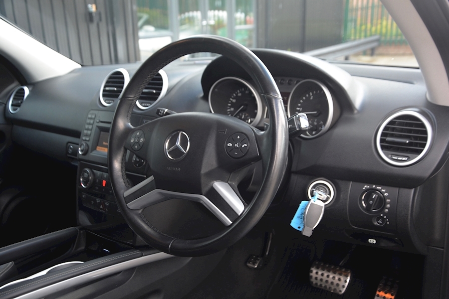 Mercedes ML 350 CDI Sport *21 inch AMG Wheels + Heated Seats* Image 34