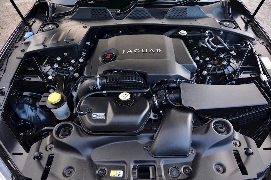 Jaguar Xj Xj D V6 Portfolio 3.0 4dr Saloon Automatic Diesel Image 43