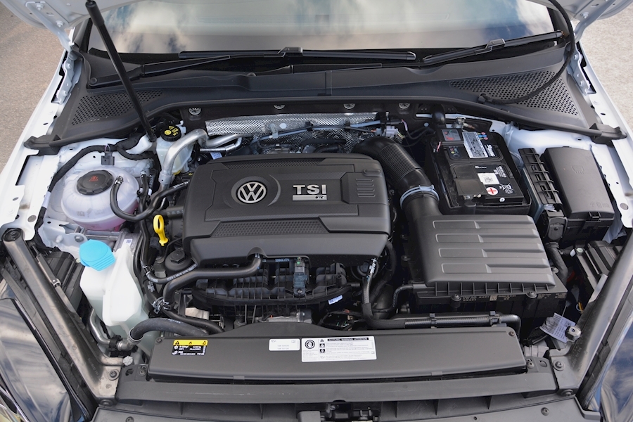 Volkswagen Golf Golf R Tsi Dsg 2.0 3dr Hatchback Semi Auto Petrol Image 32
