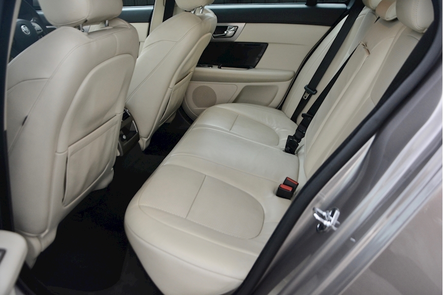 Jaguar Xf Xf V6 S Premium Luxury 3.0 4dr Saloon Automatic Diesel Image 18
