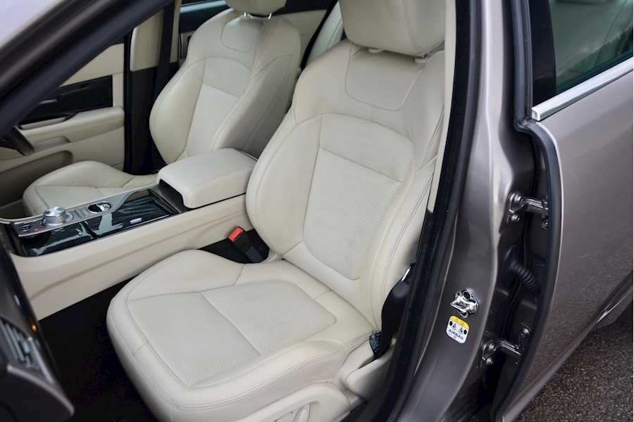 Jaguar Xf Xf V6 S Premium Luxury 3.0 4dr Saloon Automatic Diesel Image 42