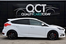 Ford Focus ST ST-2 2.0 Manual - Thumb 5