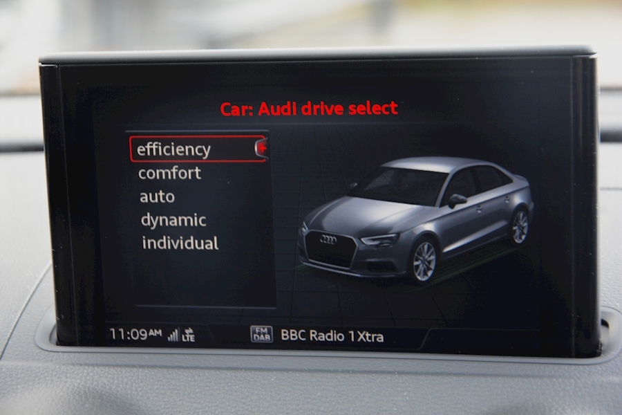Audi A3 2.0 TDI Quattro *Virtual Cockpit + Service Plan* Image 40